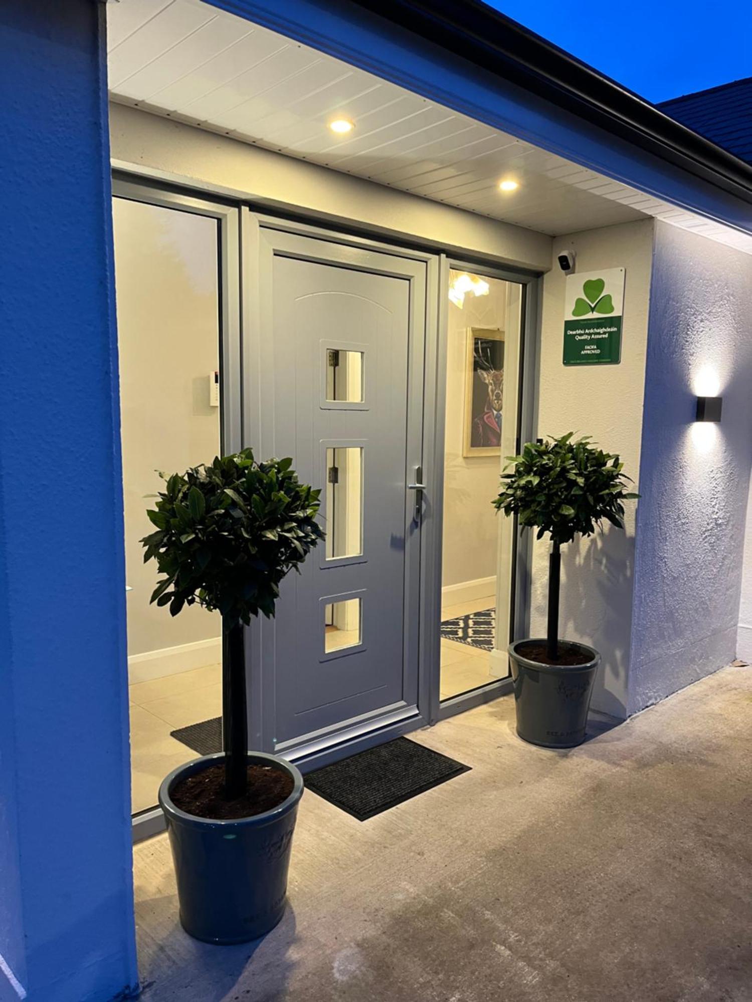 The Hillcrest, Luxury Accommodation In Castleblayney Town ภายนอก รูปภาพ